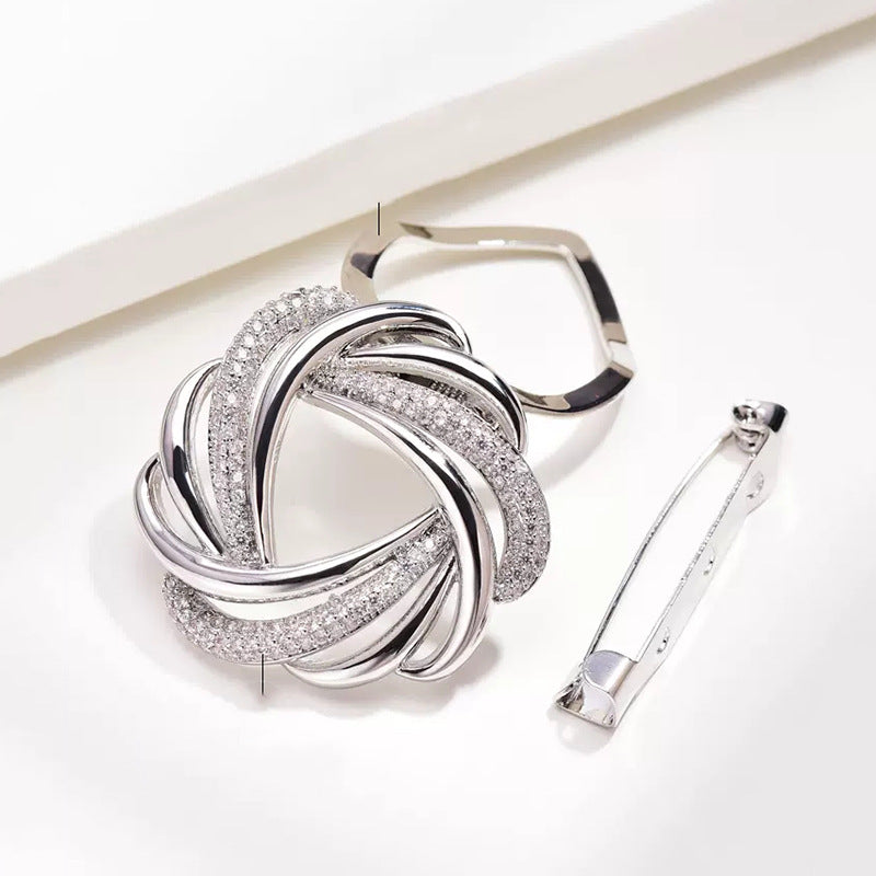 Silk Scarf Buckle High-end All-match Temperament Scarf Suit Pin Corner Knot Decorative Buckle Winter Accessories Brooch for Women