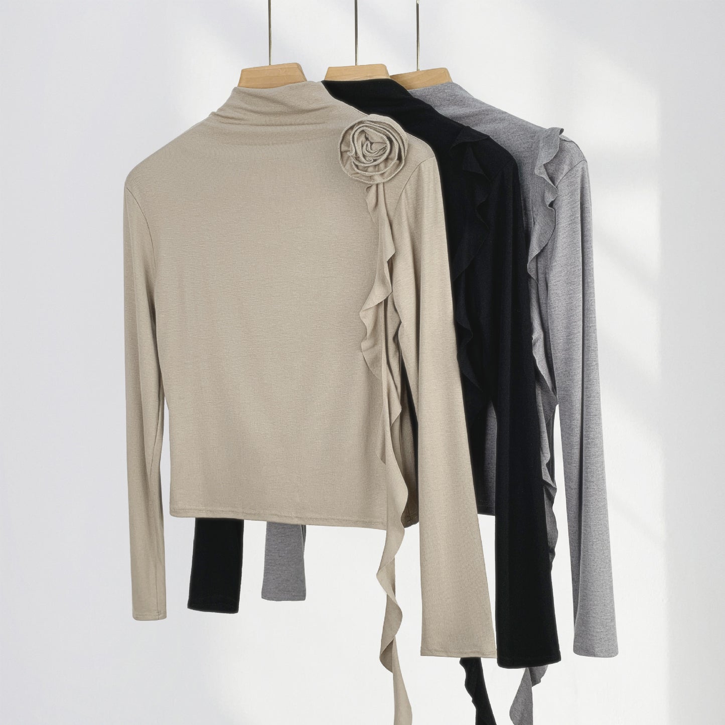 Combed Cotton High-End Half Turtleneck Long-Sleeved Slim Top, Chic and Beautiful Stereo Flower Decoration Right Shoulder T-Shirt for Women