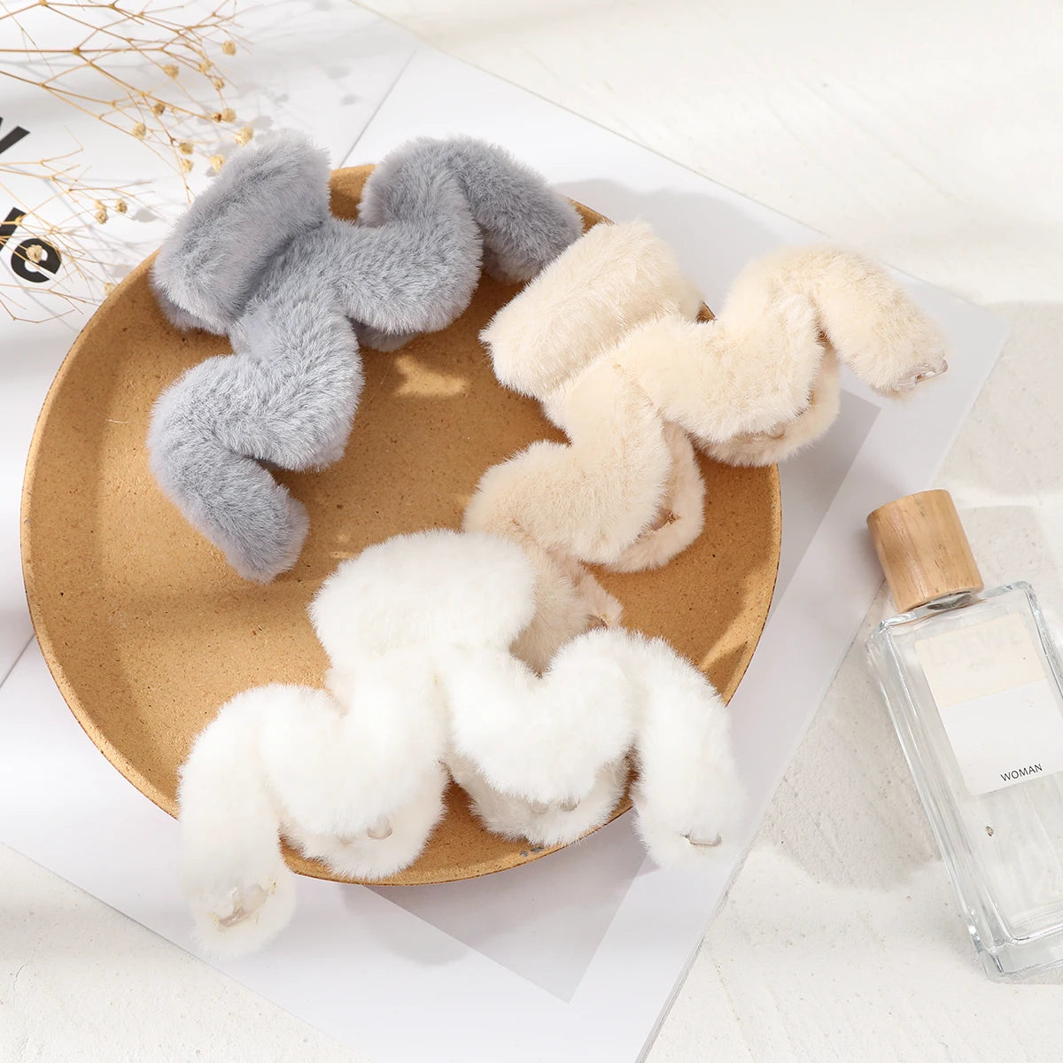 AWAYTR Winter Plush Hair Claw Elegant Acrylic Hairpins Faux Fur Hair Clip Barrette Crab Headwear for Women Girls Hair Accessorie