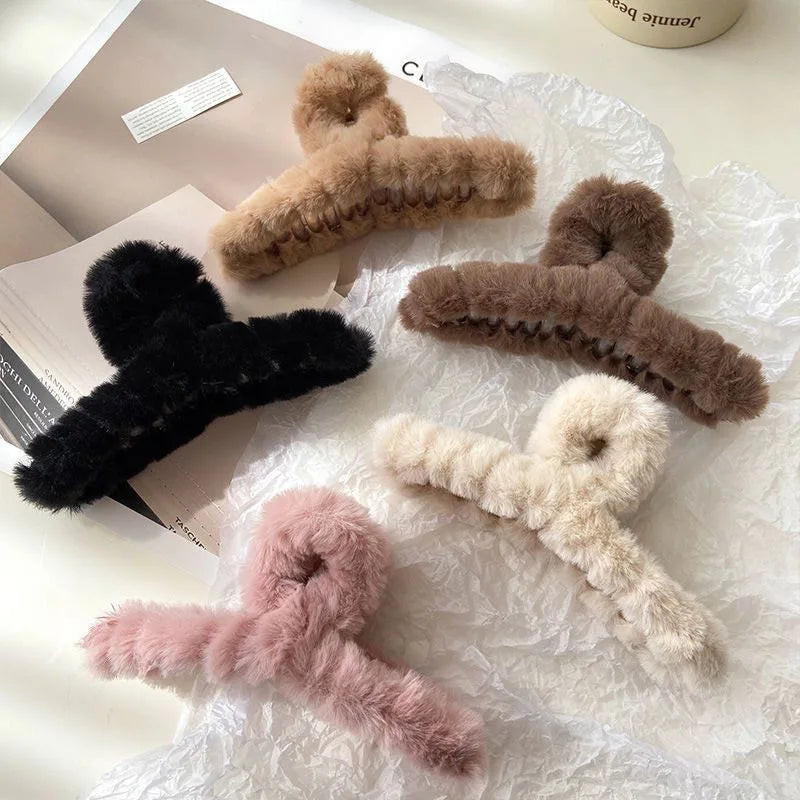 Autumn and Winter Plush Claw for Women Elegant Acrylic Crab Barrette Hairpin Girl-Hair Accessories Furry Headwear Hair Claw Clip