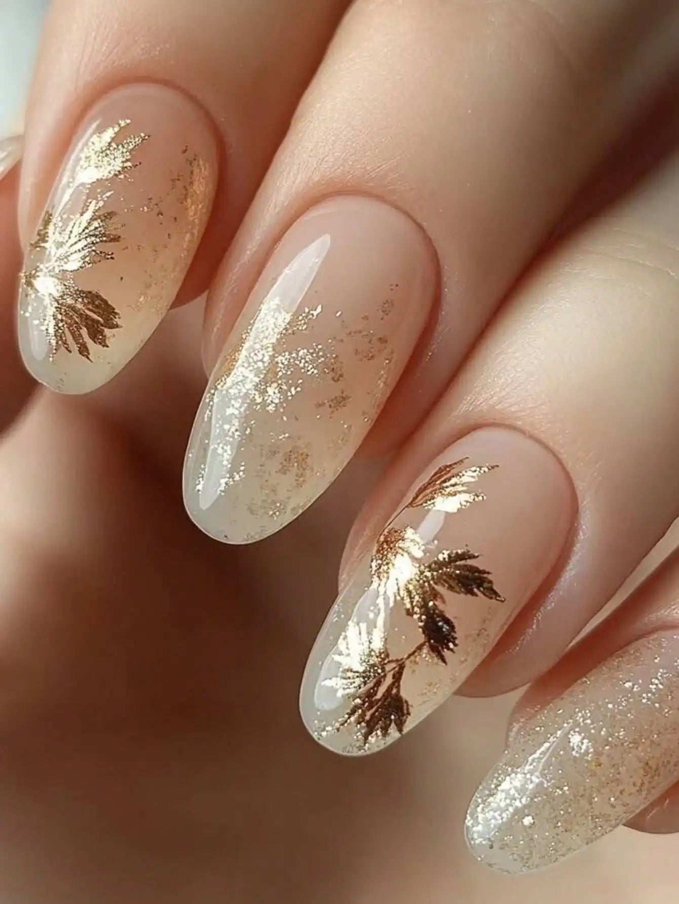 3D Hellgoldene Glitzer Blatt Nail Art Aufkleber Glänzender Glitzer Blätter Design selbstklebende Nail Art Dekorationen für DIY