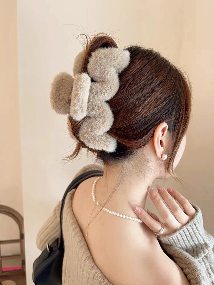 AWAYTR Winter Plush Hair Claw Elegant Acrylic Hairpins Faux Fur Hair Clip Barrette Crab Headwear for Women Girls Hair Accessorie