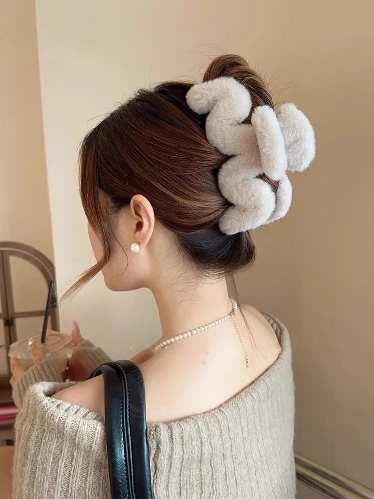 AWAYTR Winter Plush Hair Claw Elegant Acrylic Hairpins Faux Fur Hair Clip Barrette Crab Headwear for Women Girls Hair Accessorie
