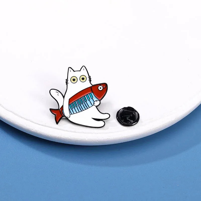 Cartoon white cat brooch, cat red wine, cute backpack, accessories, clothing decorations, zinc alloy badge