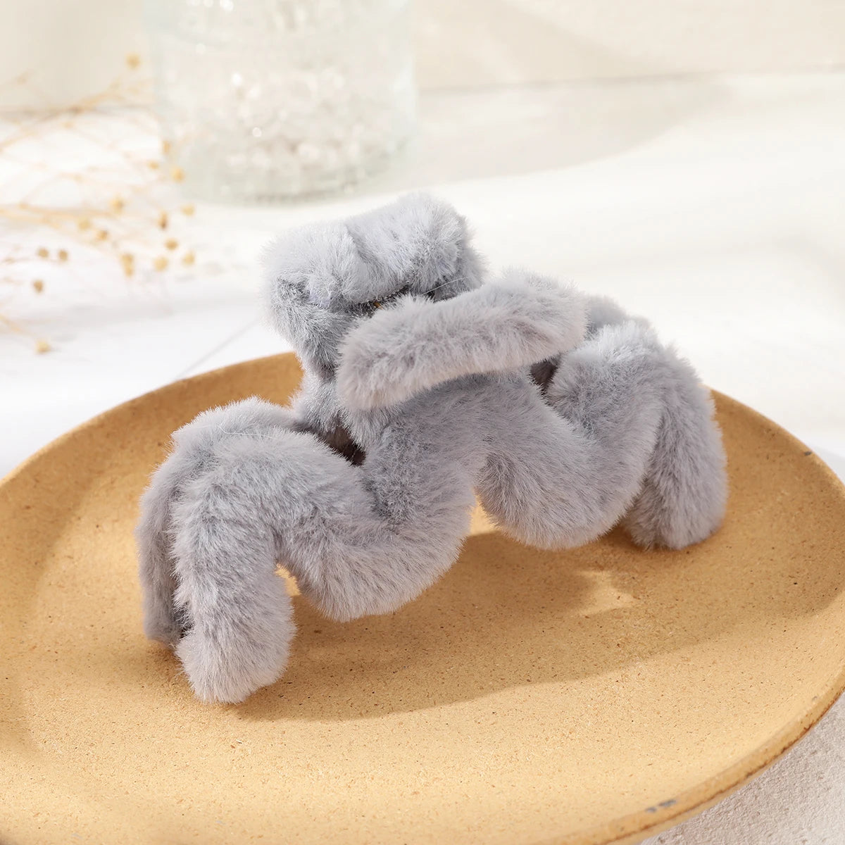 AWAYTR Winter Plush Hair Claw Elegant Acrylic Hairpins Faux Fur Hair Clip Barrette Crab Headwear for Women Girls Hair Accessorie