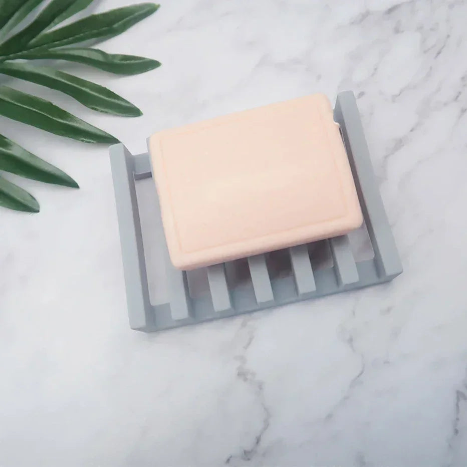 Flexible Silicone Soap Holder Hollow Design Bar Soap Dish Bathtub Kitchen Soap Saver Drainer Sponges Scrubber Display