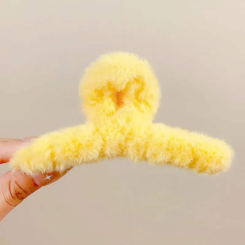 Autumn and Winter Plush Claw for Women Elegant Acrylic Crab Barrette Hairpin Girl-Hair Accessories Furry Headwear Hair Claw Clip
