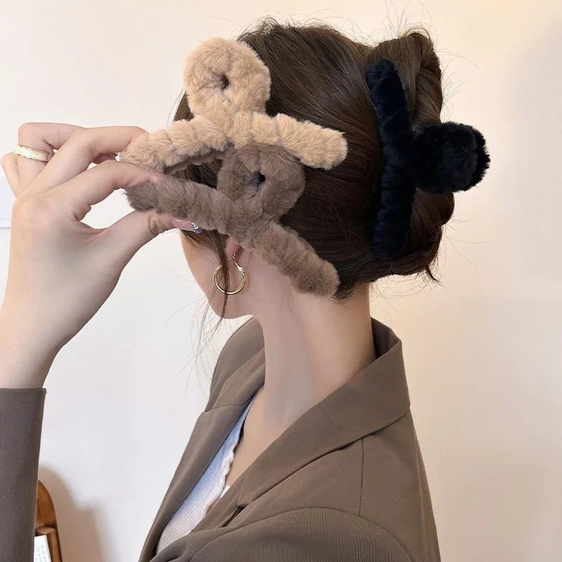 Autumn and Winter Plush Claw for Women Elegant Acrylic Crab Barrette Hairpin Girl-Hair Accessories Furry Headwear Hair Claw Clip
