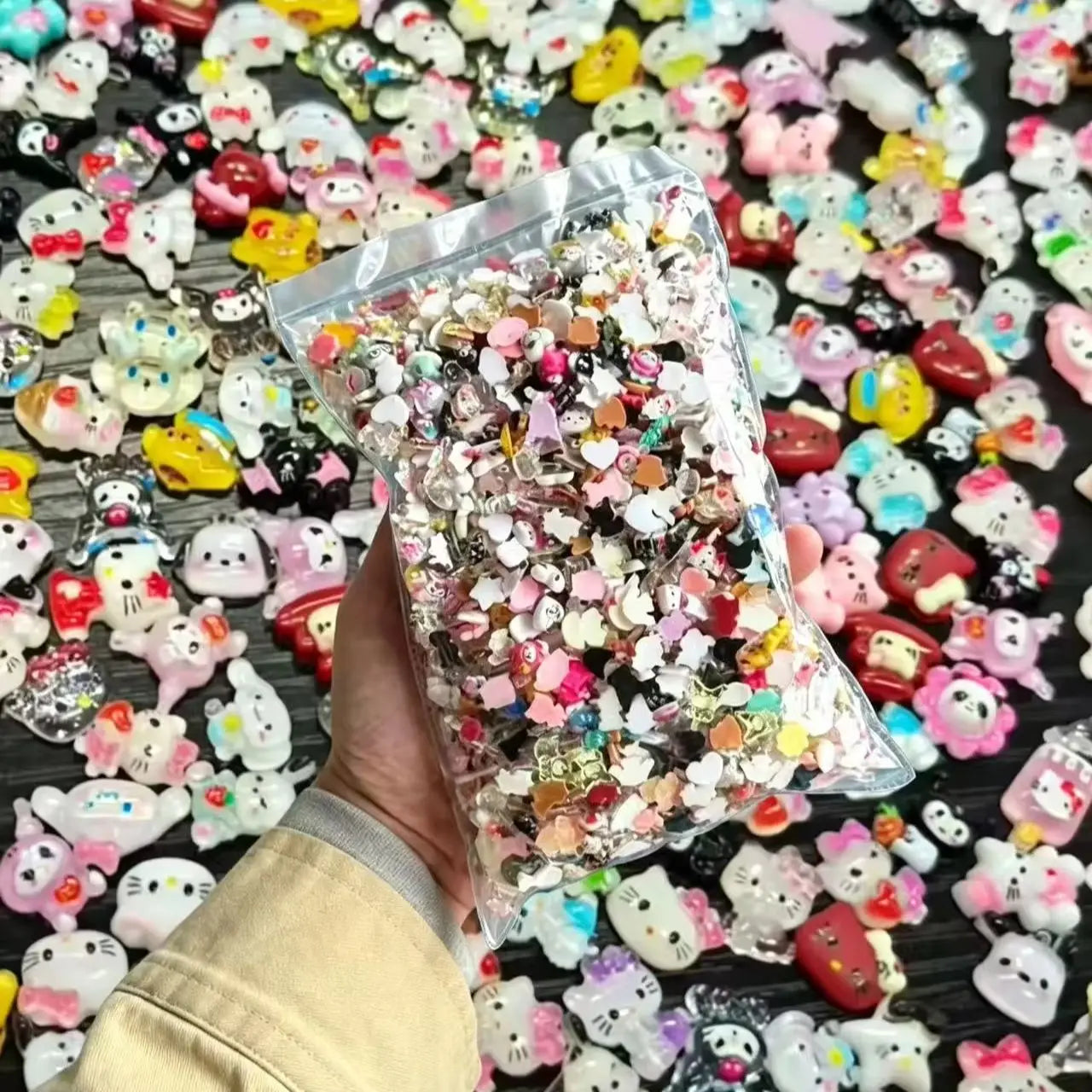 120PCS Boxed Mixed Sanrio Nail Charms Kuromi Cinnamoroll My Melody Resin Nail Decor DIY Manicure Nail Art Accessories