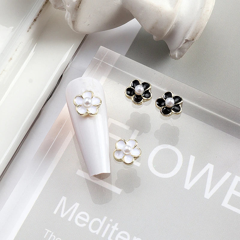 10PCS Glossy White Black Dimaonds Pearls Gold Edge Camellia Rose Flowers Metal Nail Art Rhinestones Jewelry Manicure Decorations