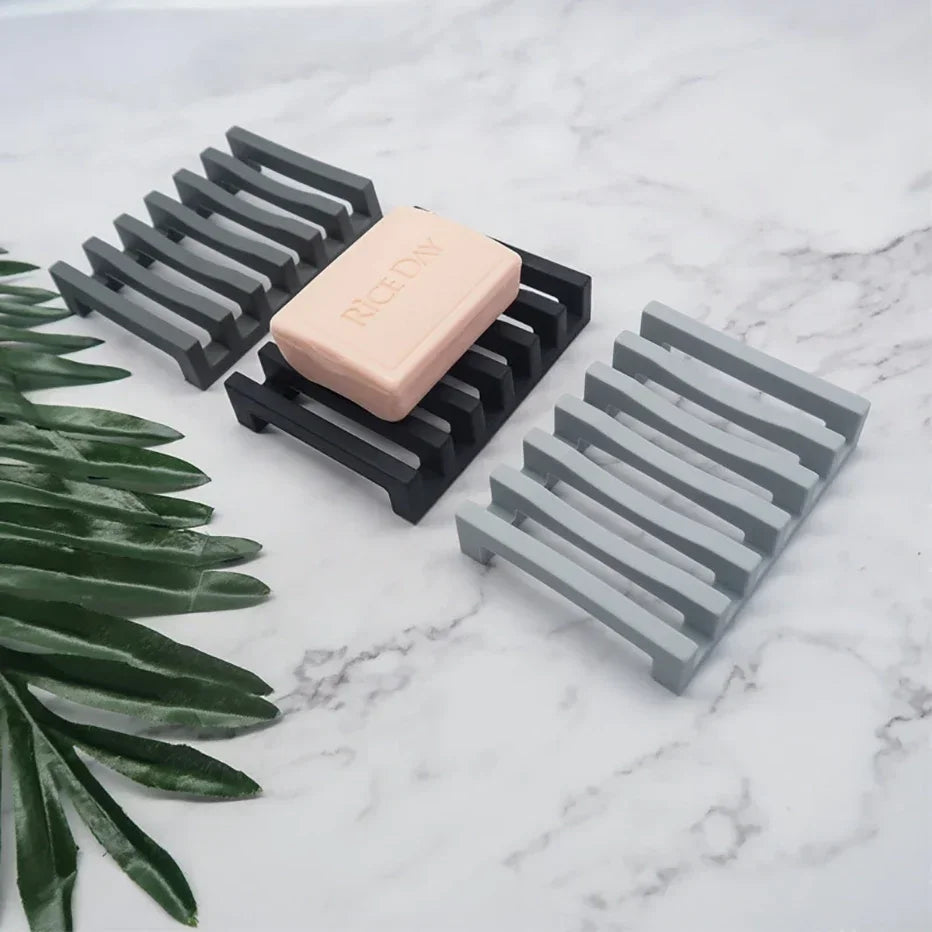 Flexible Silicone Soap Holder Hollow Design Bar Soap Dish Bathtub Kitchen Soap Saver Drainer Sponges Scrubber Display